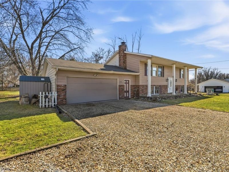 13100 Market Avenue N, Hartville, OH 44632 Photo 2