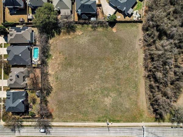 2400 W Sublett Road, Arlington, TX 76017