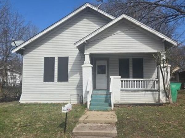 215 Bell Street , Gainesville, TX 76240