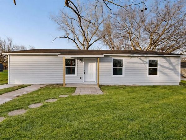 928 Hackamore Street , White Settlement, TX 76108