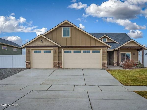 10691 N Murcia Ln , Hayden, ID 83835