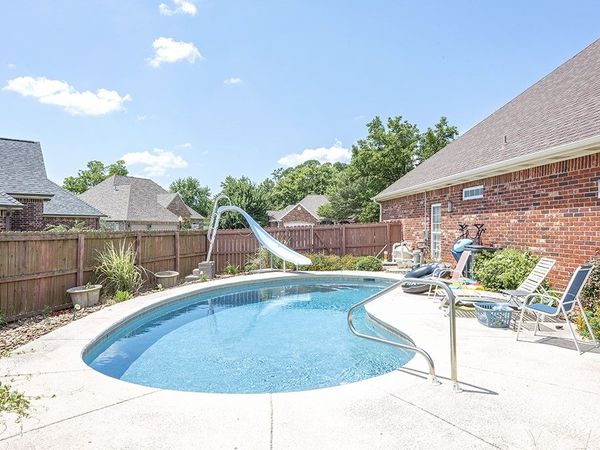 5805 41st Street, Rogers, AR 72758