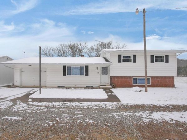 10468 Loches Road , Saint Louisville, OH 43071