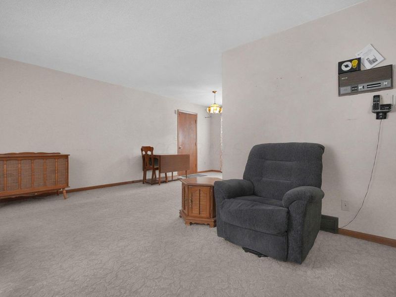 10468 Loches Road , Saint Louisville, OH 43071 Photo 4