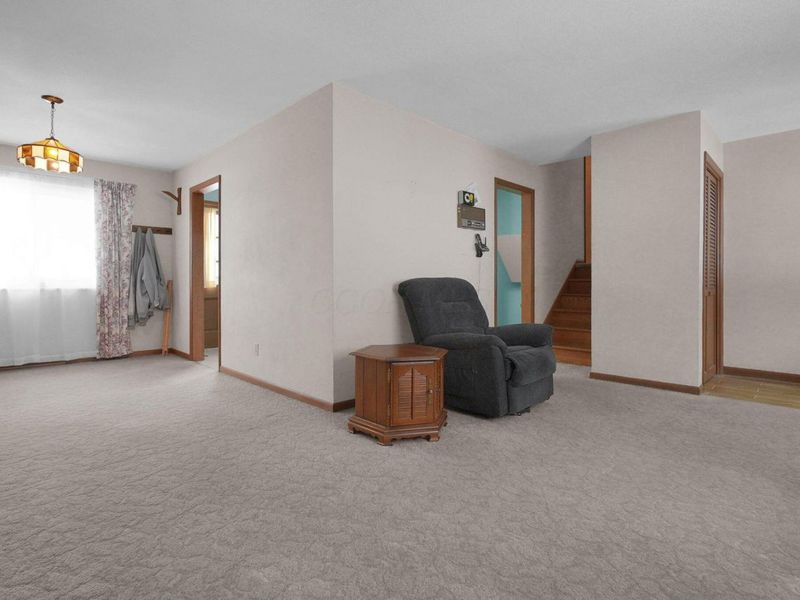 10468 Loches Road , Saint Louisville, OH 43071 Photo 6