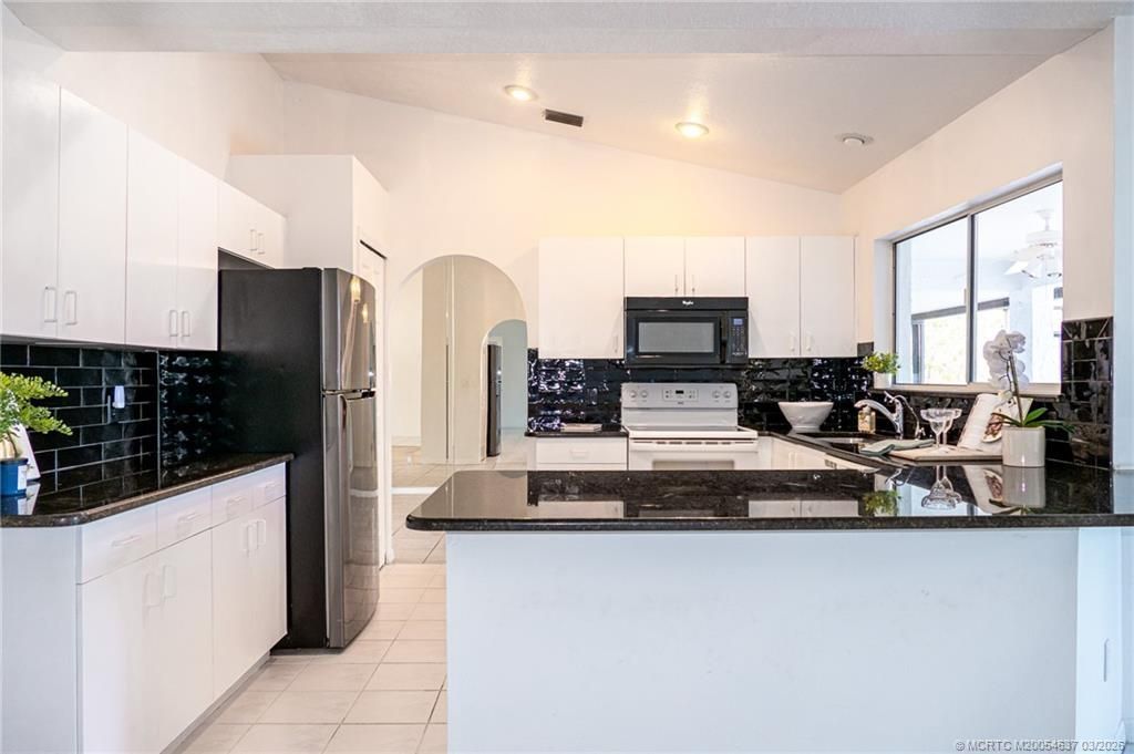 2773 SE Bluem Way, Port Saint Lucie, FL 34952 Photo