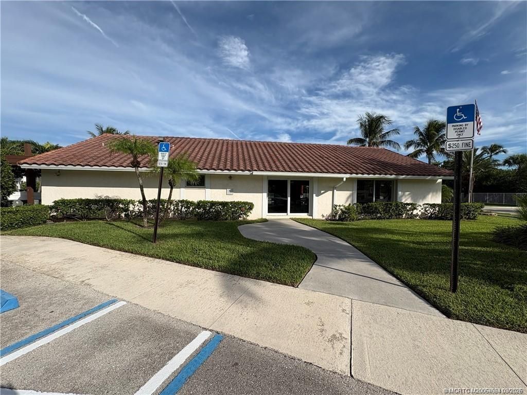 4492 NE Ocean Boulevard, Unit G2, Jensen Beach, FL 34957 Photo