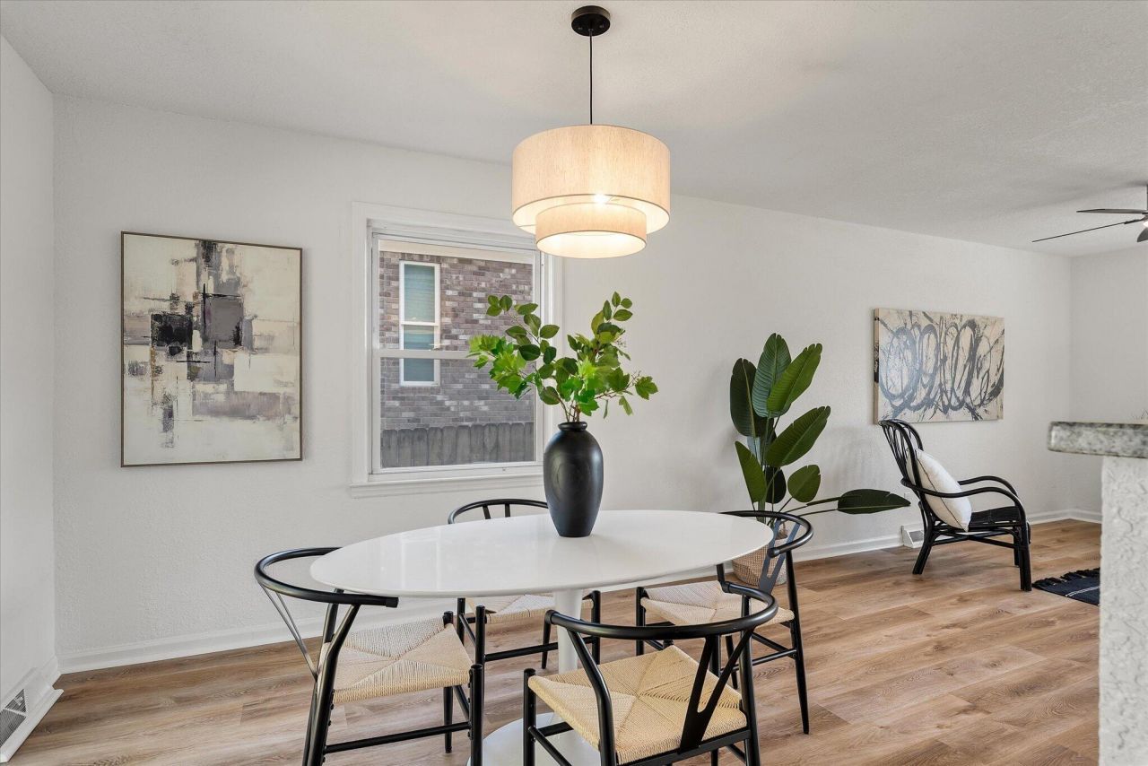 325 Fairington Drive Photo 10