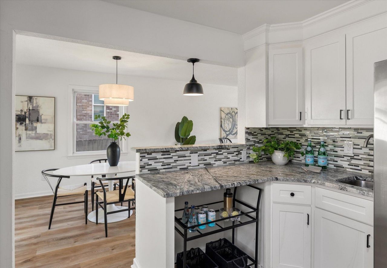 325 Fairington Drive Photo 13