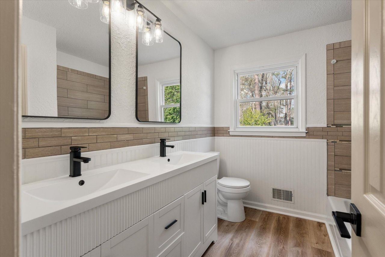 325 Fairington Drive Photo 25