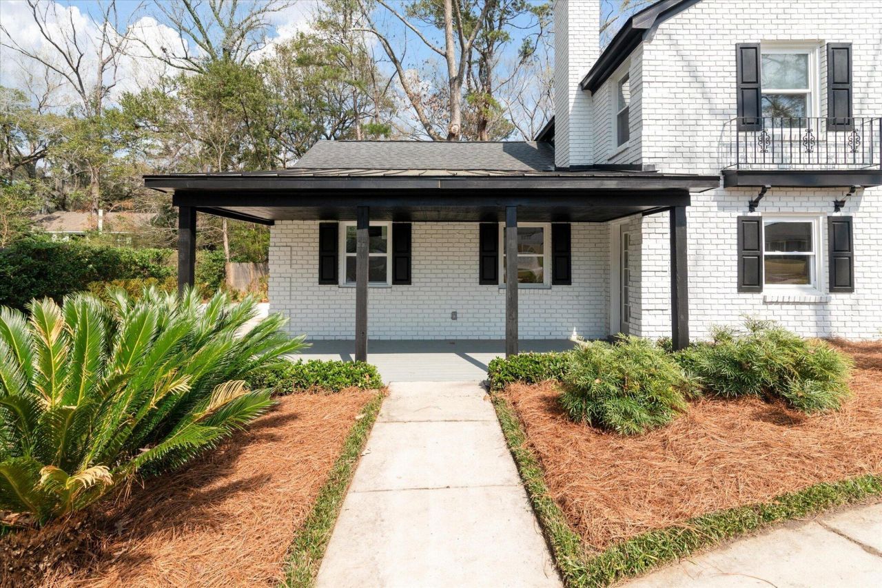 325 Fairington Drive Photo 26