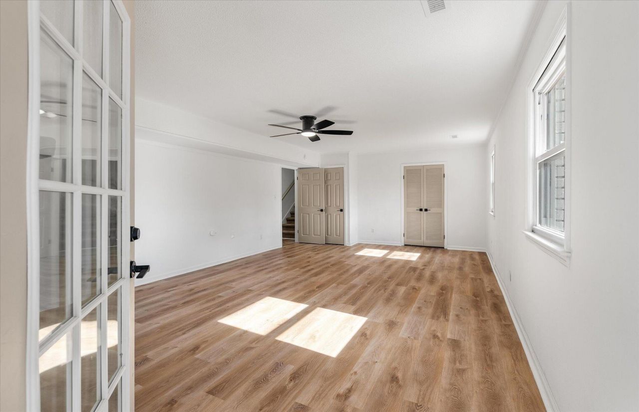 325 Fairington Drive Photo 28