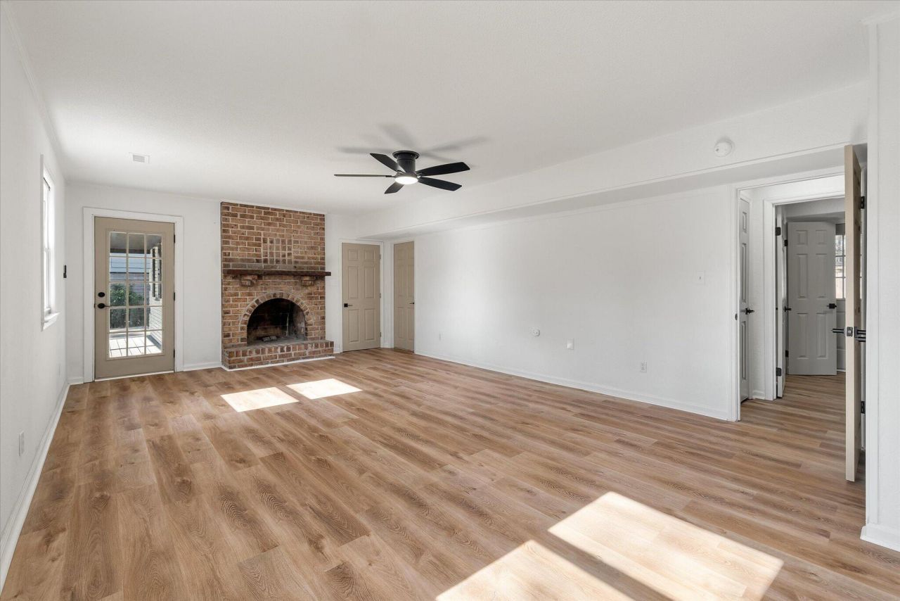 325 Fairington Drive Photo 30