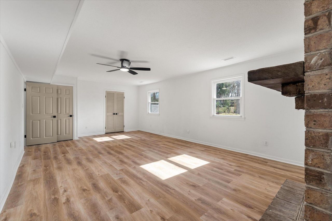 325 Fairington Drive Photo 31