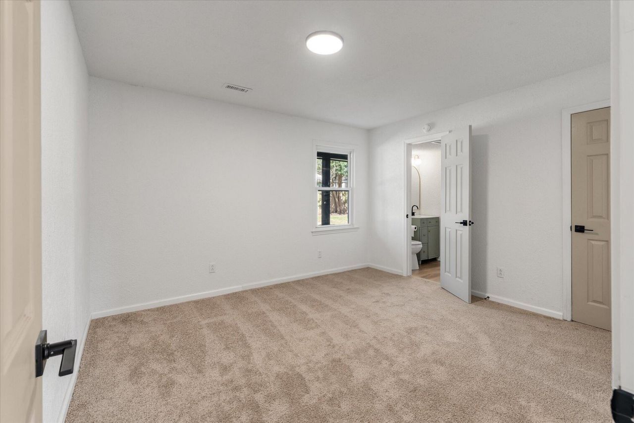 325 Fairington Drive Photo 34