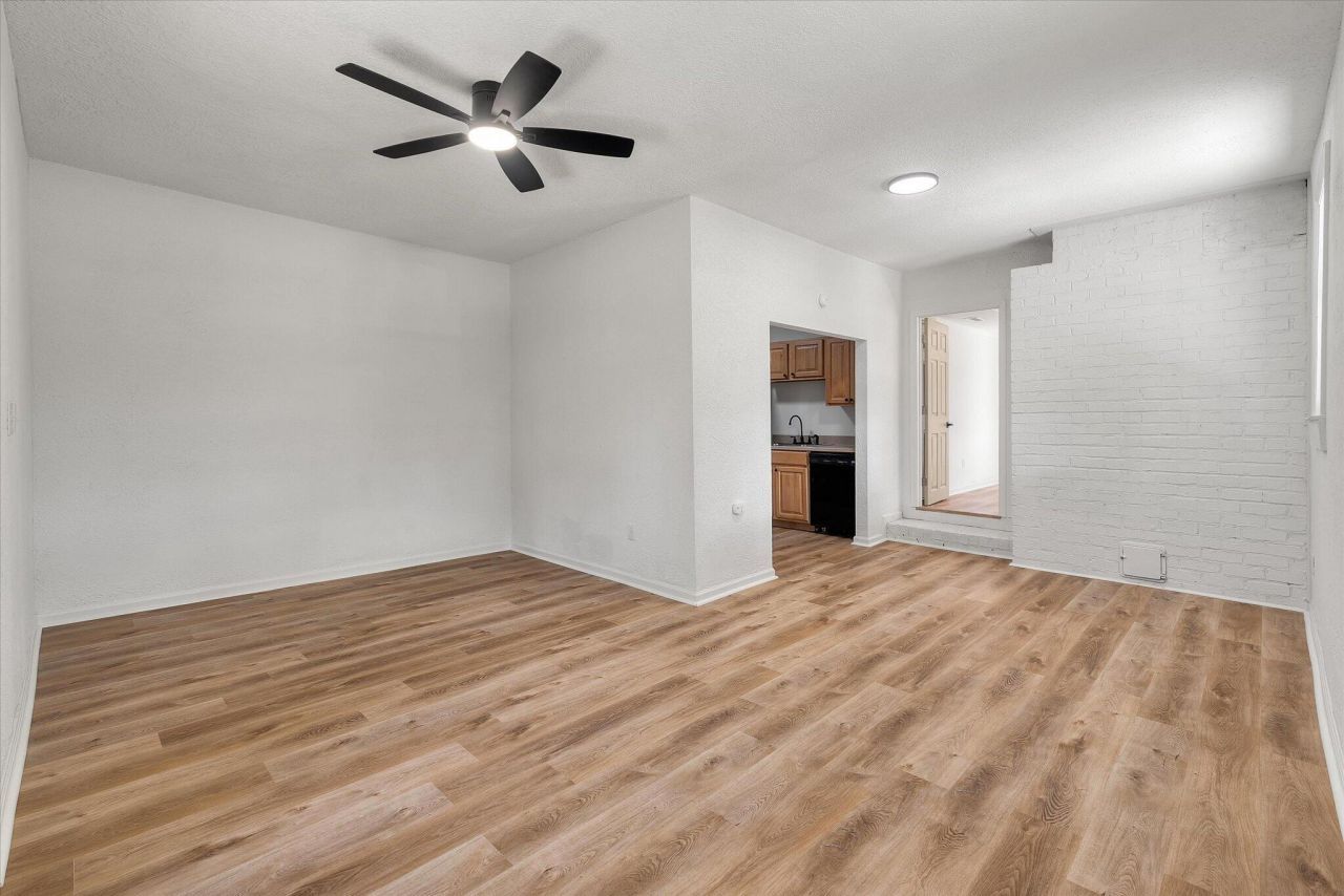 325 Fairington Drive Photo 36