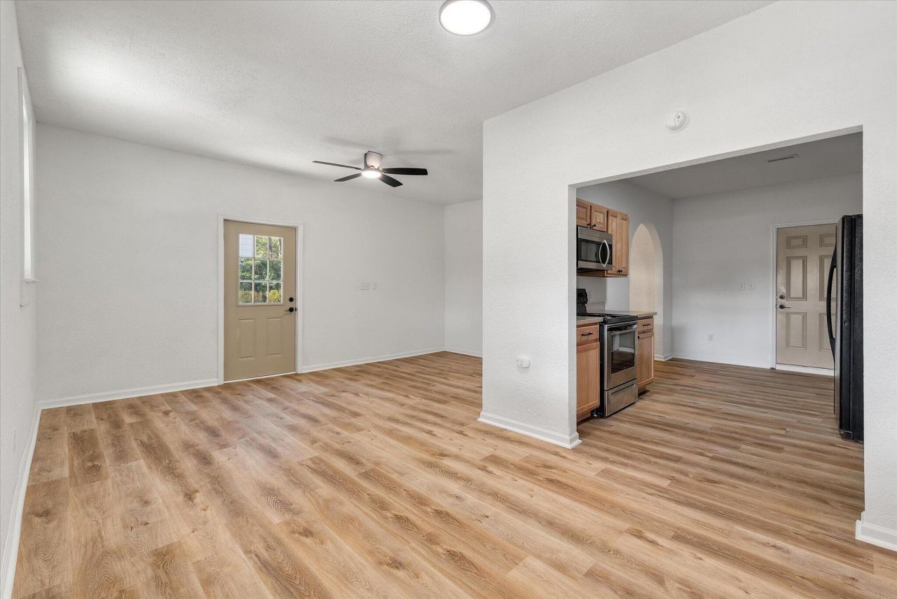 325 Fairington Drive Photo 38