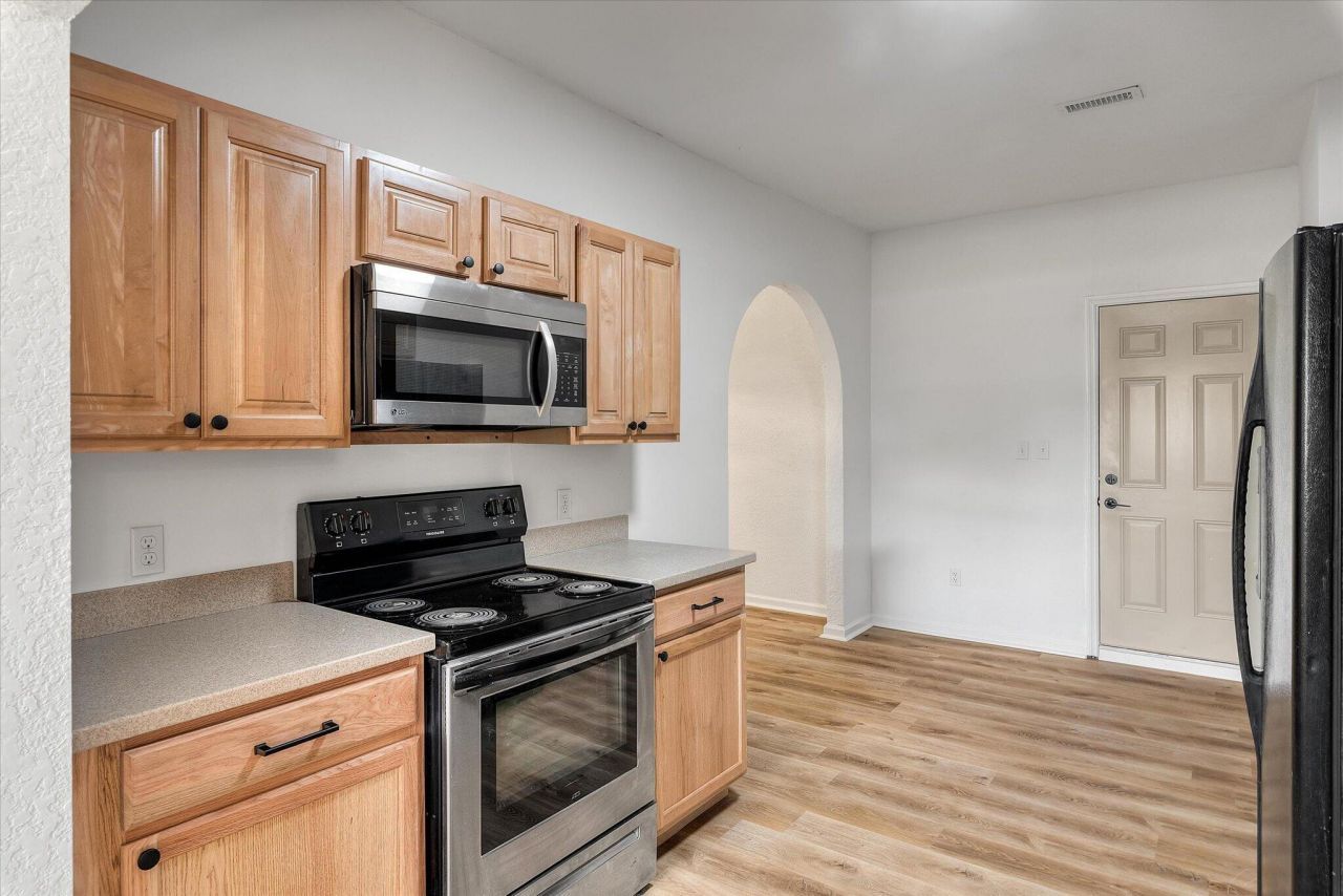 325 Fairington Drive Photo 40