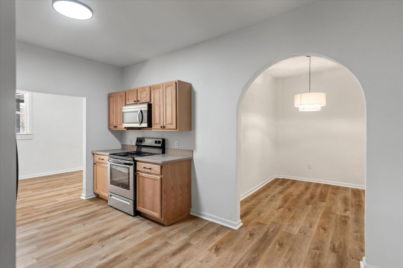 325 Fairington Drive Photo 43