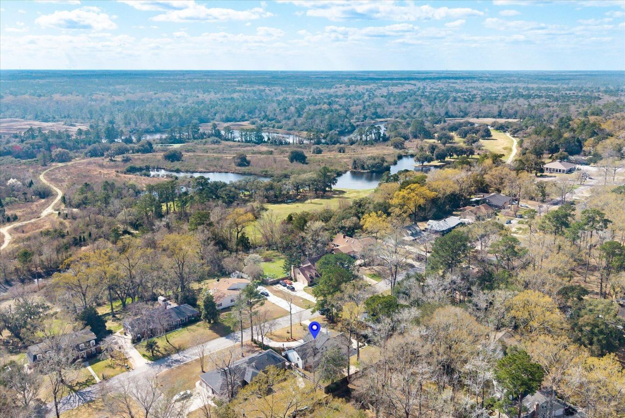 325 Fairington Drive Photo 44