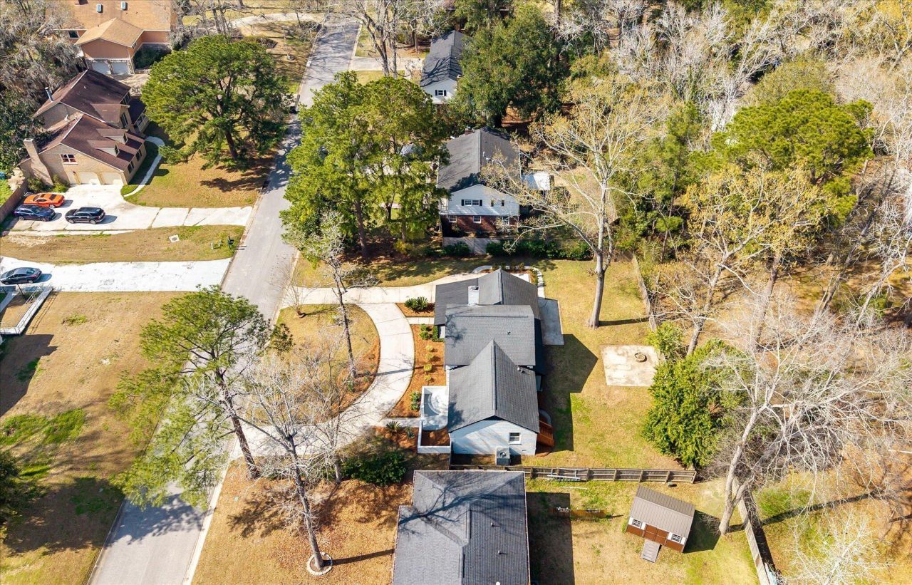 325 Fairington Drive Photo 46