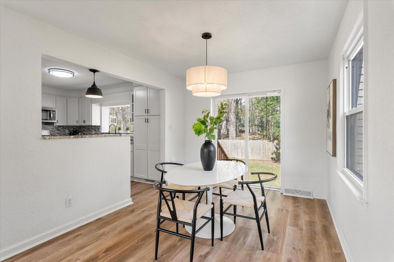 325 Fairington Drive Photo 8