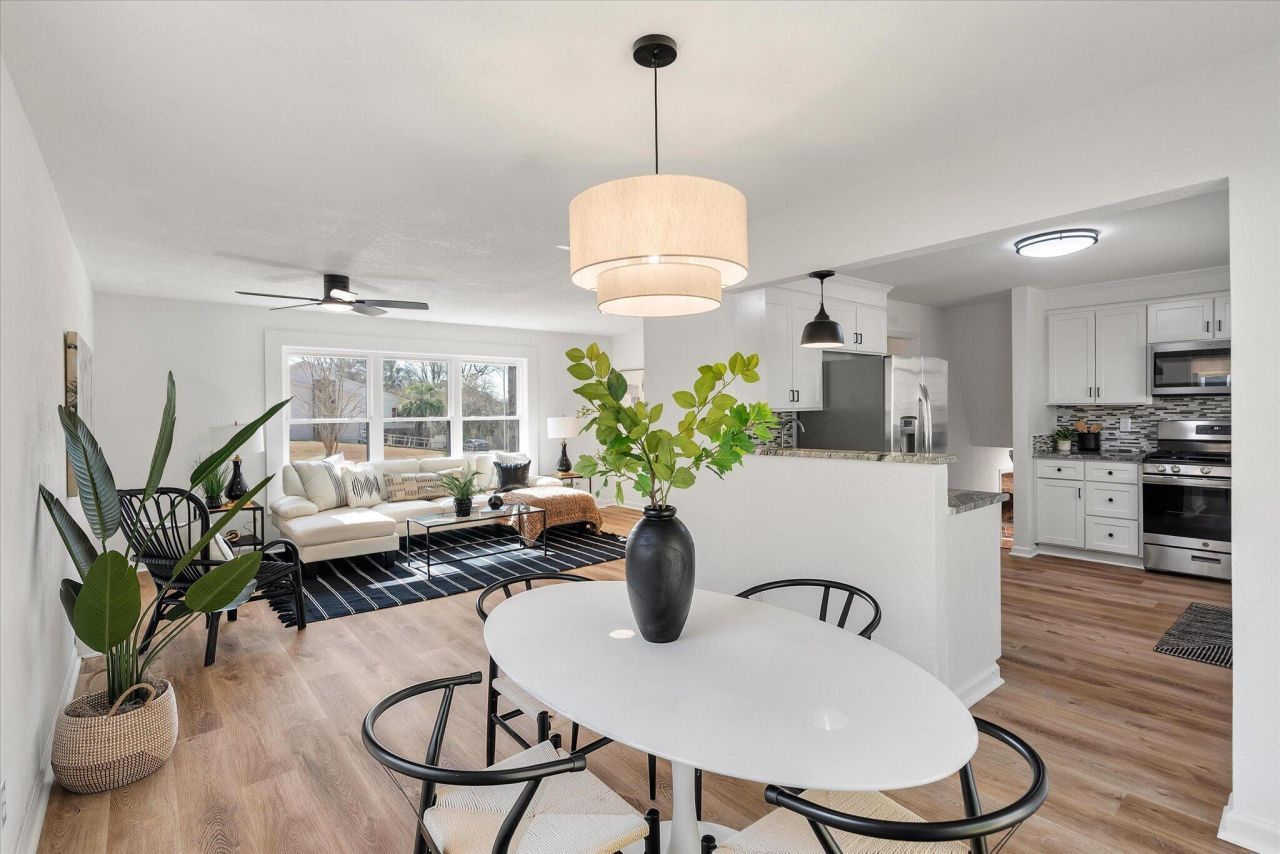 325 Fairington Drive Photo 9