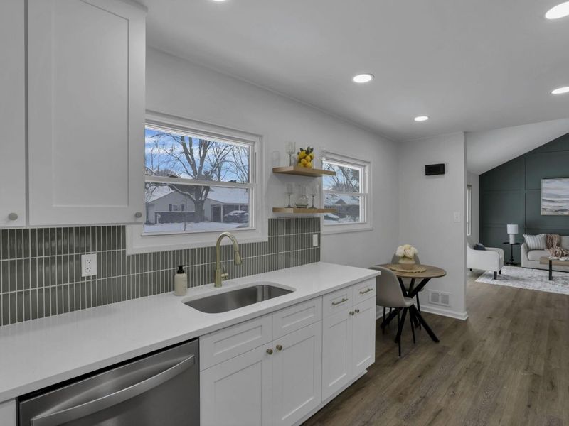 1310 Manfeld Drive, Columbus, OH 43227 Photo 8