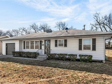 9005 E 84th Street, Raytown, MO 64138