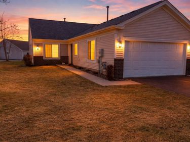 15714 Finesse Way, Apple Valley, MN 55124