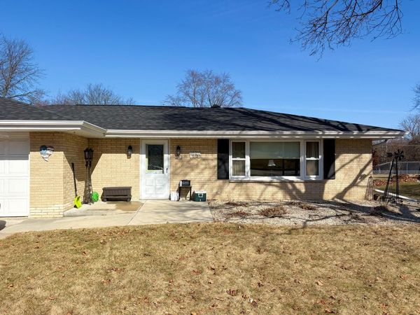 2532 S Seymour PLACE, West Allis, WI 53227