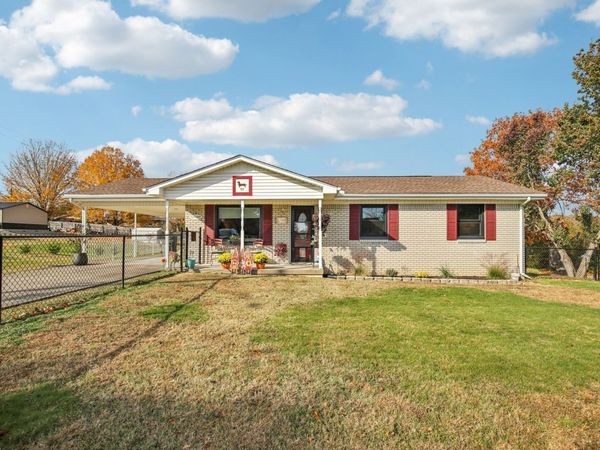 155 Rolling Hills Dr , Tennessee Ridge, TN 37178