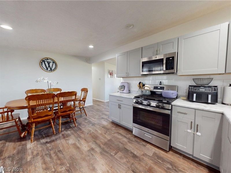 331 Lynn Circle NW, Canton, OH 44708 Photo 10