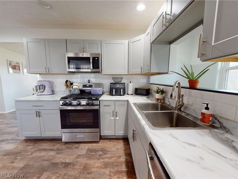 331 Lynn Circle NW, Canton, OH 44708 Photo 11