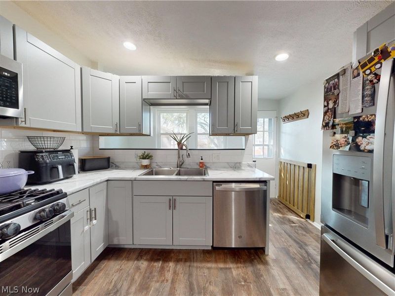 331 Lynn Circle NW, Canton, OH 44708 Photo 12