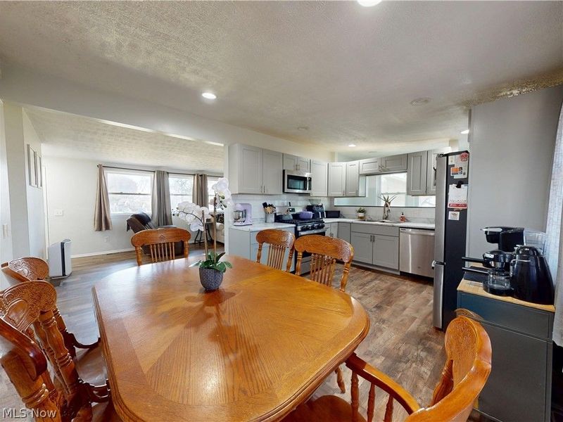 331 Lynn Circle NW, Canton, OH 44708 Photo 7