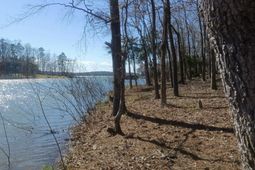 1061 Refuge Place  photo 4