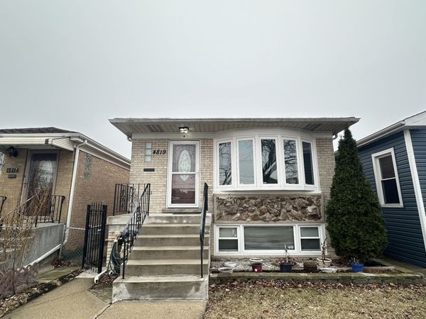 4819 W WINNEMAC Avenue , Chicago, IL 60630