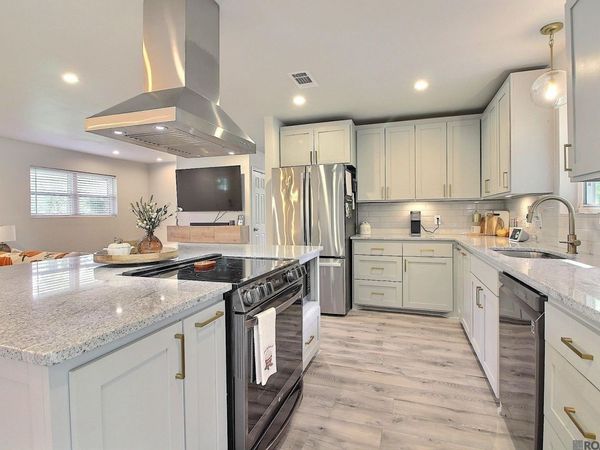 7964 Fairlane Dr, Denham Springs, LA 70726