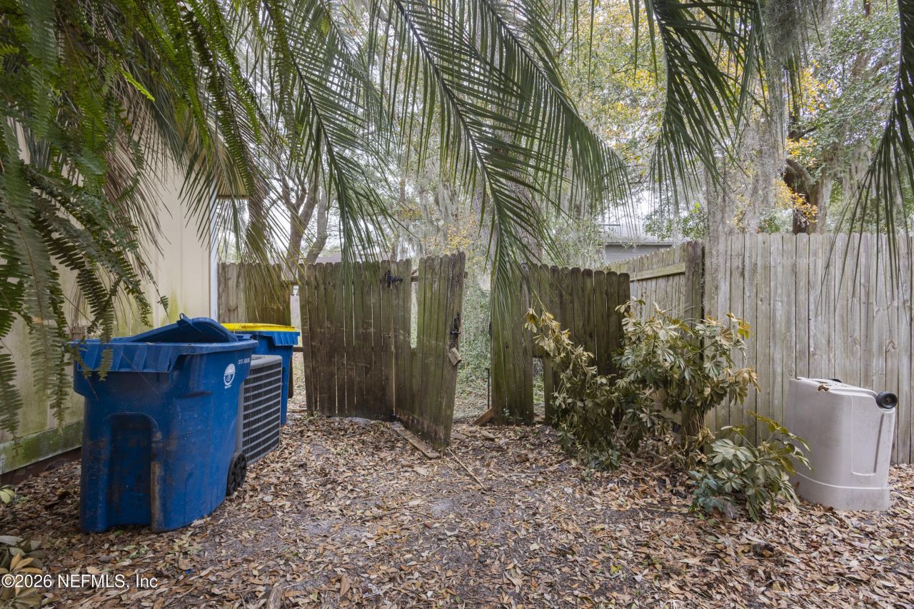 1067 W Willow Cove Court, Jacksonville, FL 32233 Photo