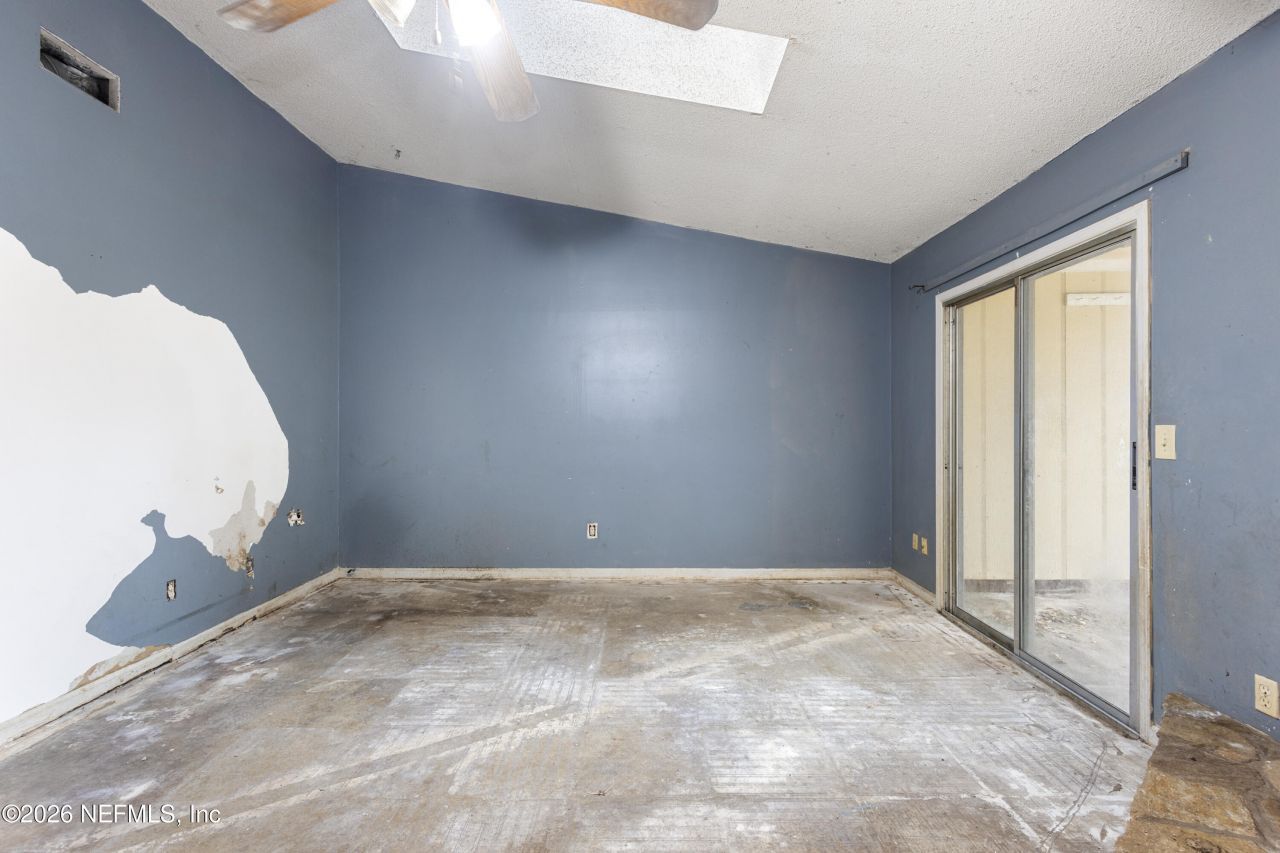 1067 W Willow Cove Court, Jacksonville, FL 32233 Photo