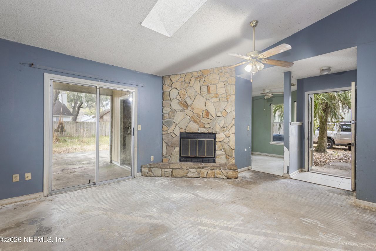 1067 W Willow Cove Court, Jacksonville, FL 32233 Photo