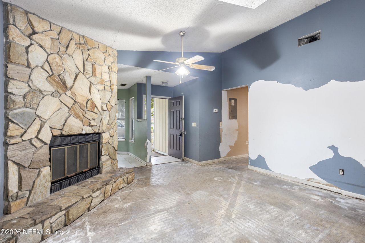 1067 W Willow Cove Court, Jacksonville, FL 32233 Photo