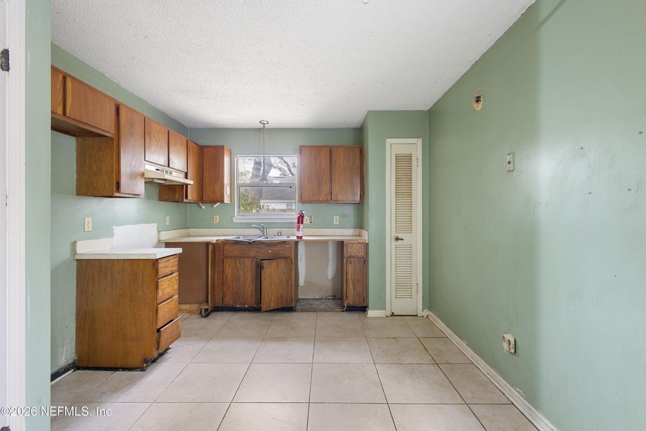 1067 W Willow Cove Court, Jacksonville, FL 32233 Photo