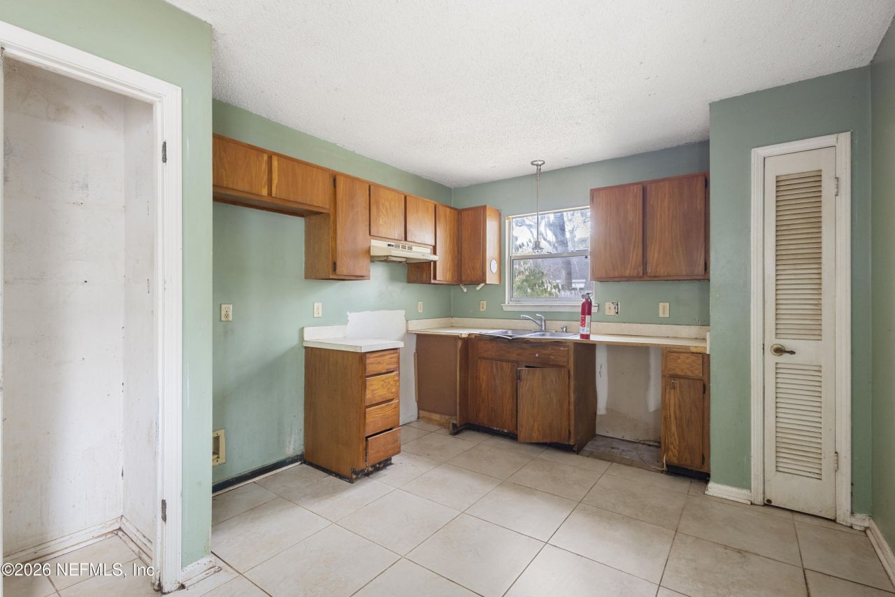 1067 W Willow Cove Court, Jacksonville, FL 32233 Photo