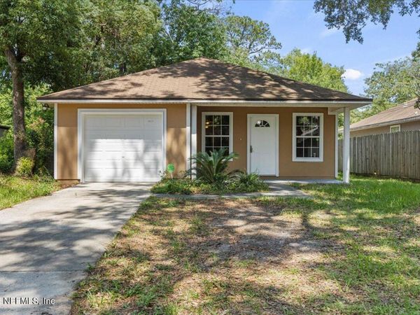 4527 CLAIRMONT Road, Jacksonville, FL 32207