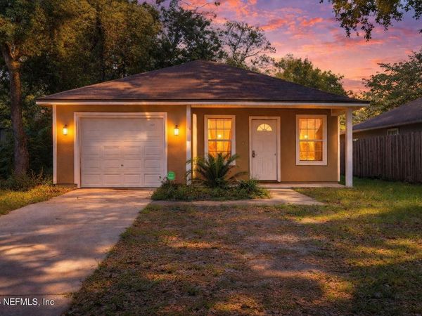 4527 CLAIRMONT Road, Jacksonville, FL 32207