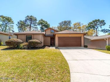 8066 LE HAVRE Drive N, Jacksonville, FL 32277