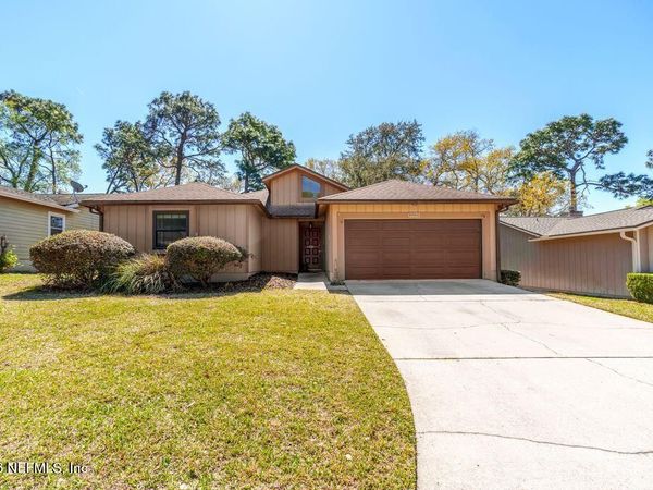 8066 LE HAVRE Drive N, Jacksonville, FL 32277