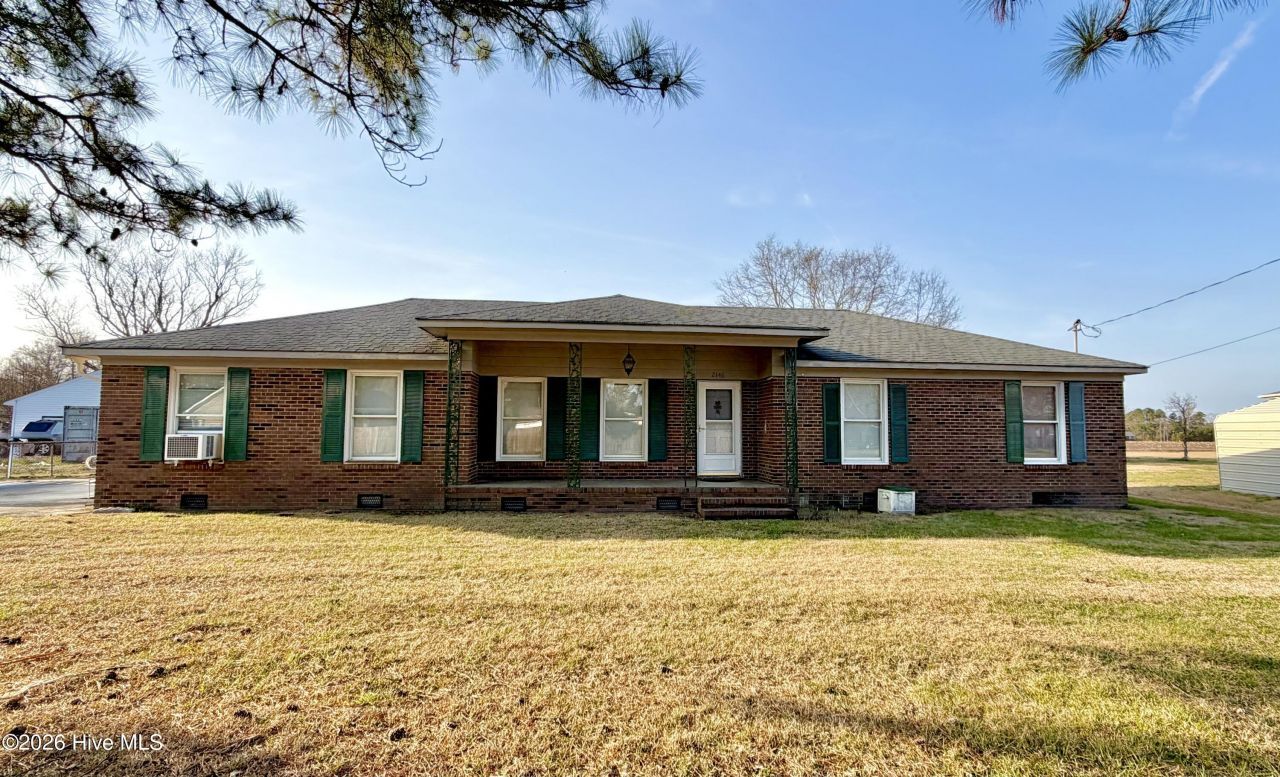 2146 Crescent Drive, Kinston, NC 28504 Main Photo